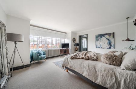 1401464-1-6972050...