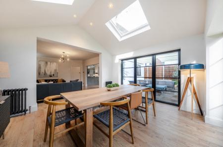 1401464-21-697207...