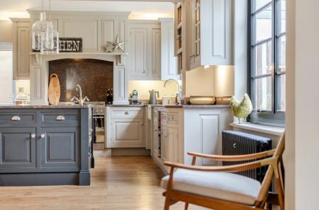 1401464-28-697207...