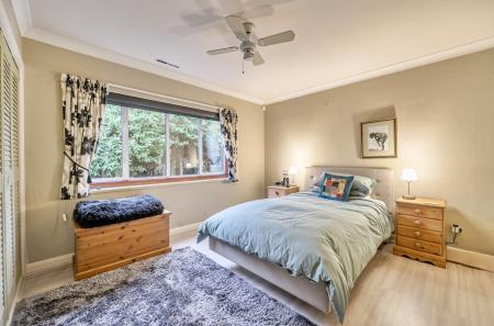 1401966-12-6978c8...