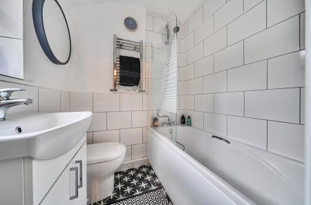 1403771-7-697b6af...