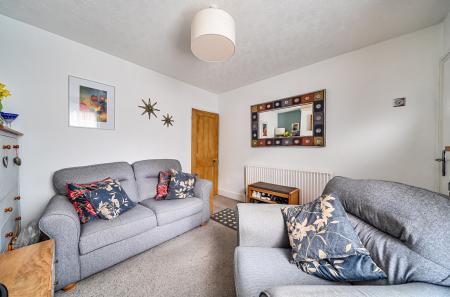 1403771-3-697b6ab...