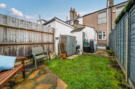 1403771-9-697b6b1...