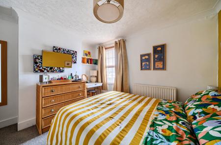 1403771-14-697b6b...