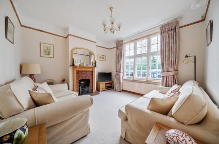 1405082-15-697ce4...