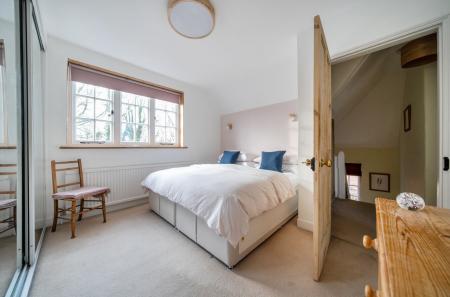 1405082-12-697ce4...