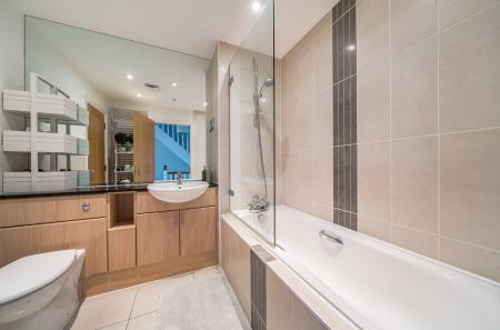 1403957-6-697caf3...