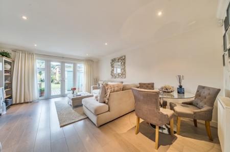 1403957-14-697caf...