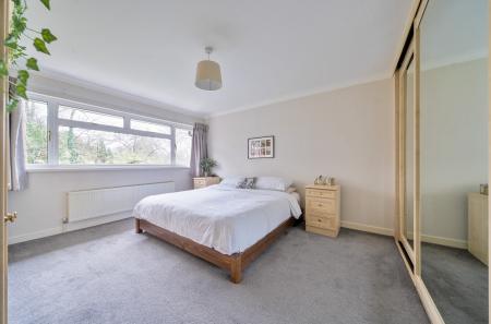 1407570-4-6984f74...