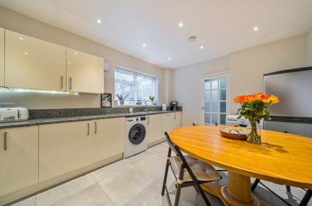 1-6985caf05fa50-1...