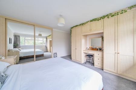 1407570-5-6984f75...