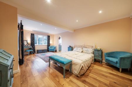 1421261-5-69a8b84...