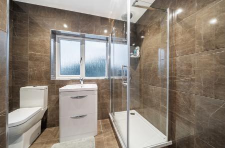 1421261-4-69a8b83...