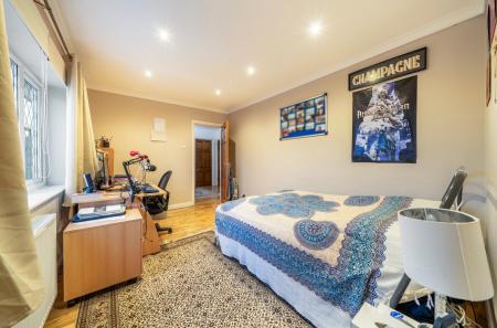 1421261-1-69a8b81...