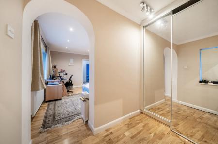 1421261-2-69a8b81...