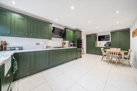 1421261-16-69a8b8...