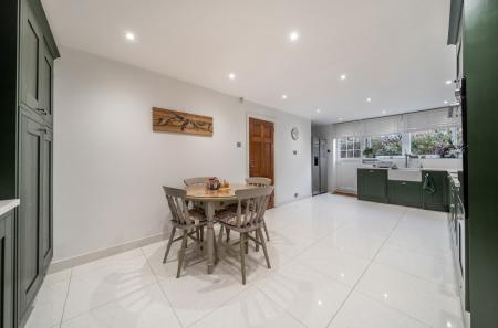 1421261-15-69a8b8...