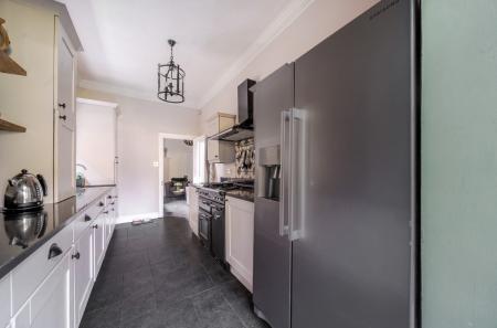 1423067-35-69a9d2...