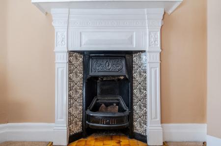 1423067-17-69a9d2...