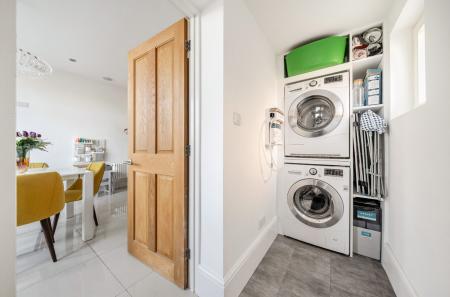 1430349-16-69bae1...