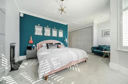 1430349-24-69bae2...