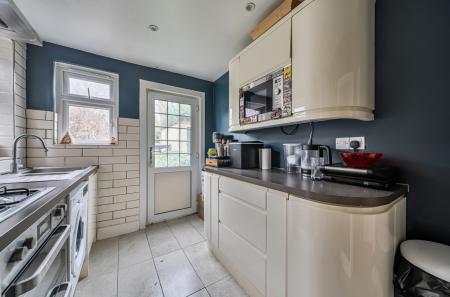 1410600-7-69984a3...