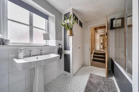 1417162-6-6995da1...