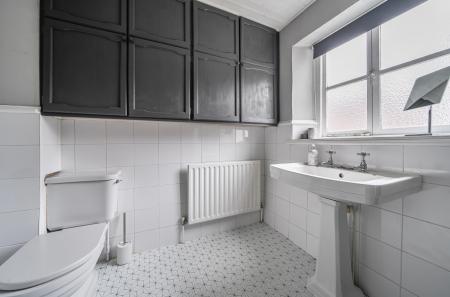 1417162-7-6995da1...