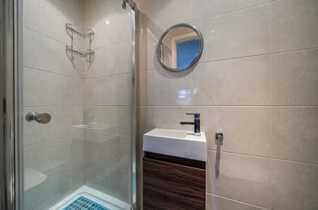 1416791-6-6995e29...