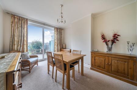 1416791-11-6995e2...