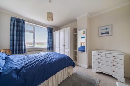 1416791-2-6995e28...