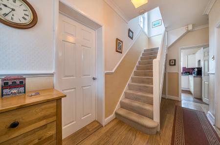 1416791-5-6995e29...