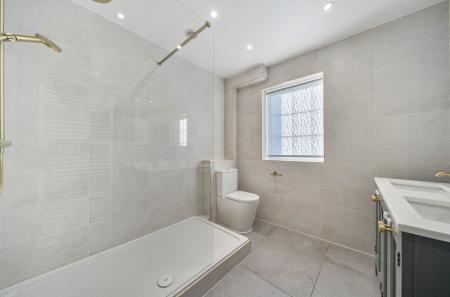 1418302-12-699e0f...