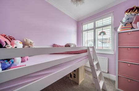 1416904-4-699f35a...