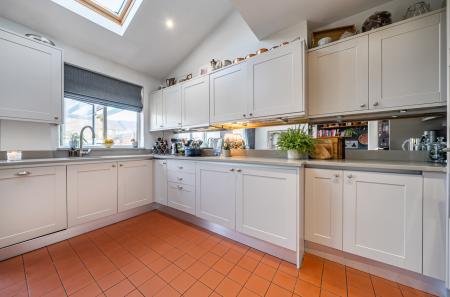 1416904-7-699f35e...