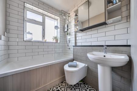 1416904-2-699f357...