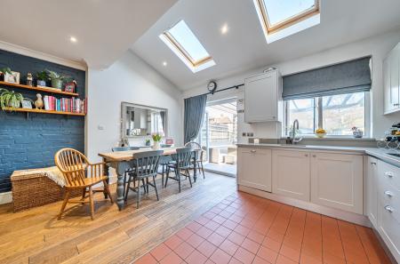 1416904-10-699f36...