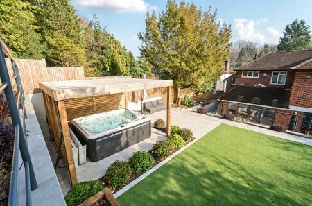 1411098-8-69a8ae4...