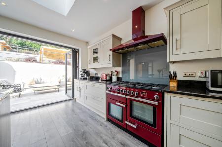 1411098-13-69a8ae...