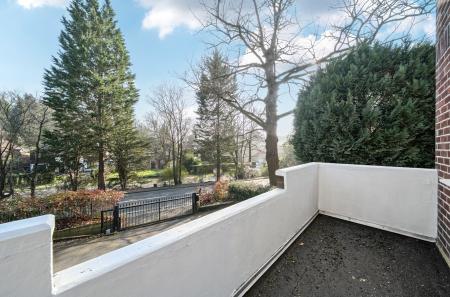 1411098-11-69a8ae...