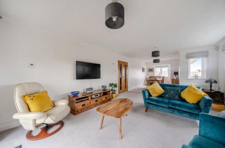 1425461-7-69b2905...