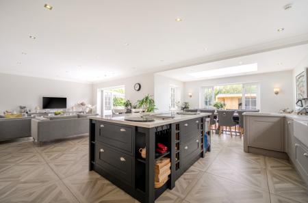 1429598-1-69e2637...