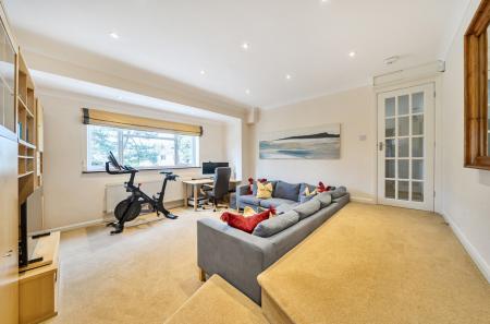 1433958-29-69c557...