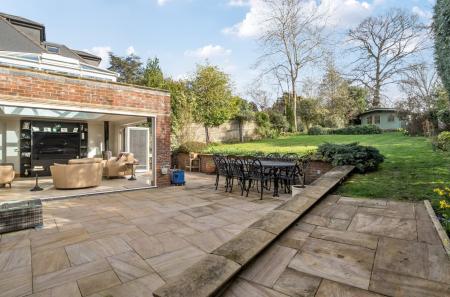 1422697-11-69a9d0...