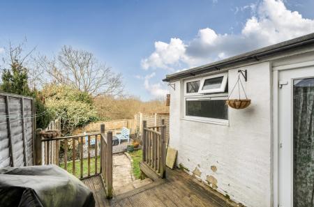 1424142-8-69af077...