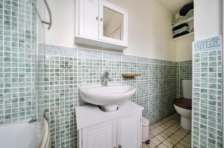 1424142-6-69af076...