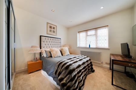 1418668-7-69b0a69...