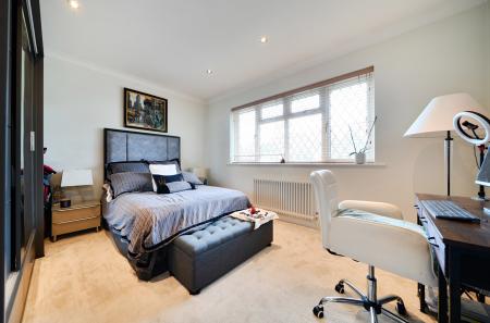 1418668-5-69b0a68...