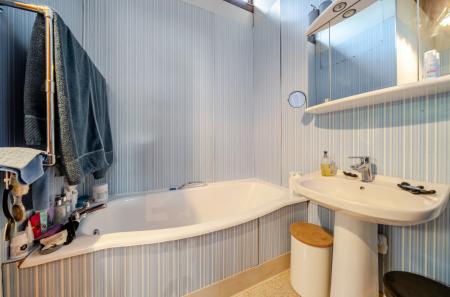 1431704-7-69bb140...