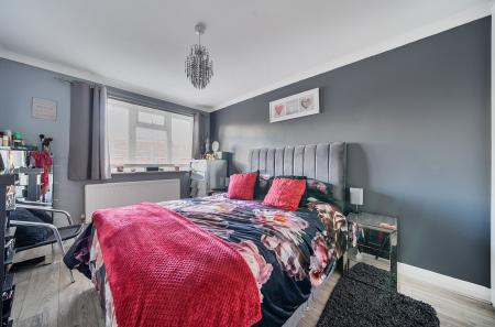 1433423-4-69c42e8...